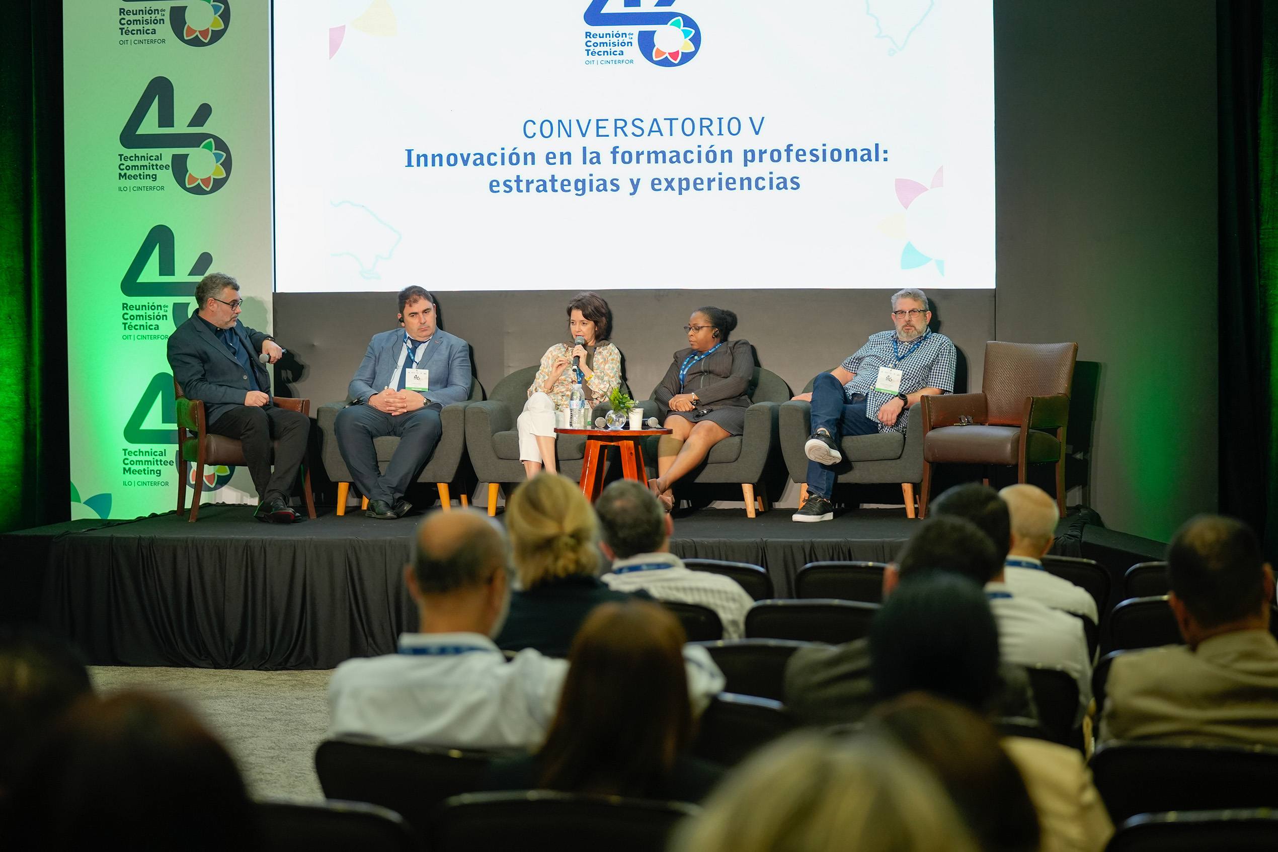 Conversatorio V: Innovación en la formación profesional: estrategias y experiencias